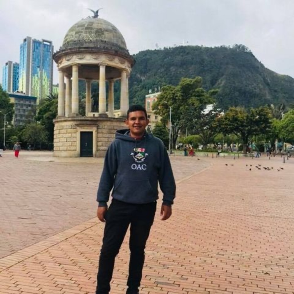 Meet your Posher, J alberto